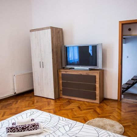 Troll'S House Apartment ซีบิว ภายนอก รูปภาพ