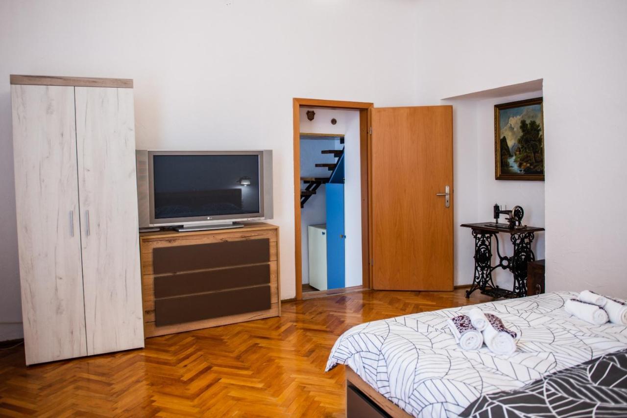 Troll'S House Apartment ซีบิว ภายนอก รูปภาพ